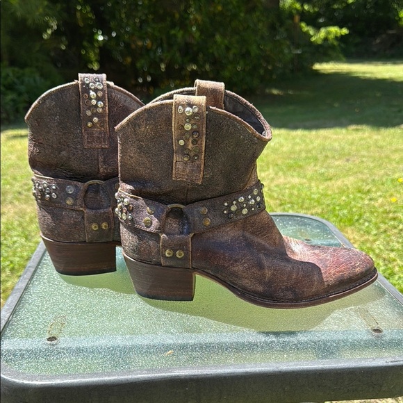 Frye Brown Leather Studded Boots size 7 - Picture 1 of 8